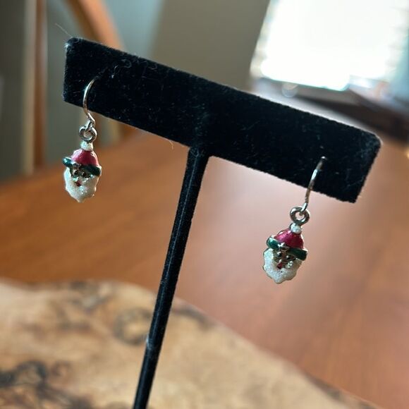 Tiny Enamel Santa Claus Face Christmas Earrings - Picture 1 of 3